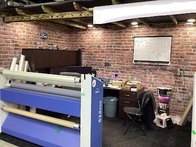 Lightning Auto & Graphics