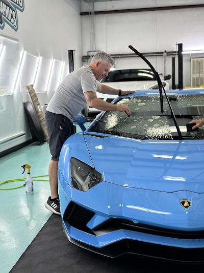 5 Star Design Window Tinting and Graphics