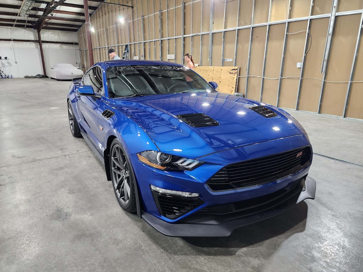 Autopro's Custom Wraps and Detailing LLC workshop