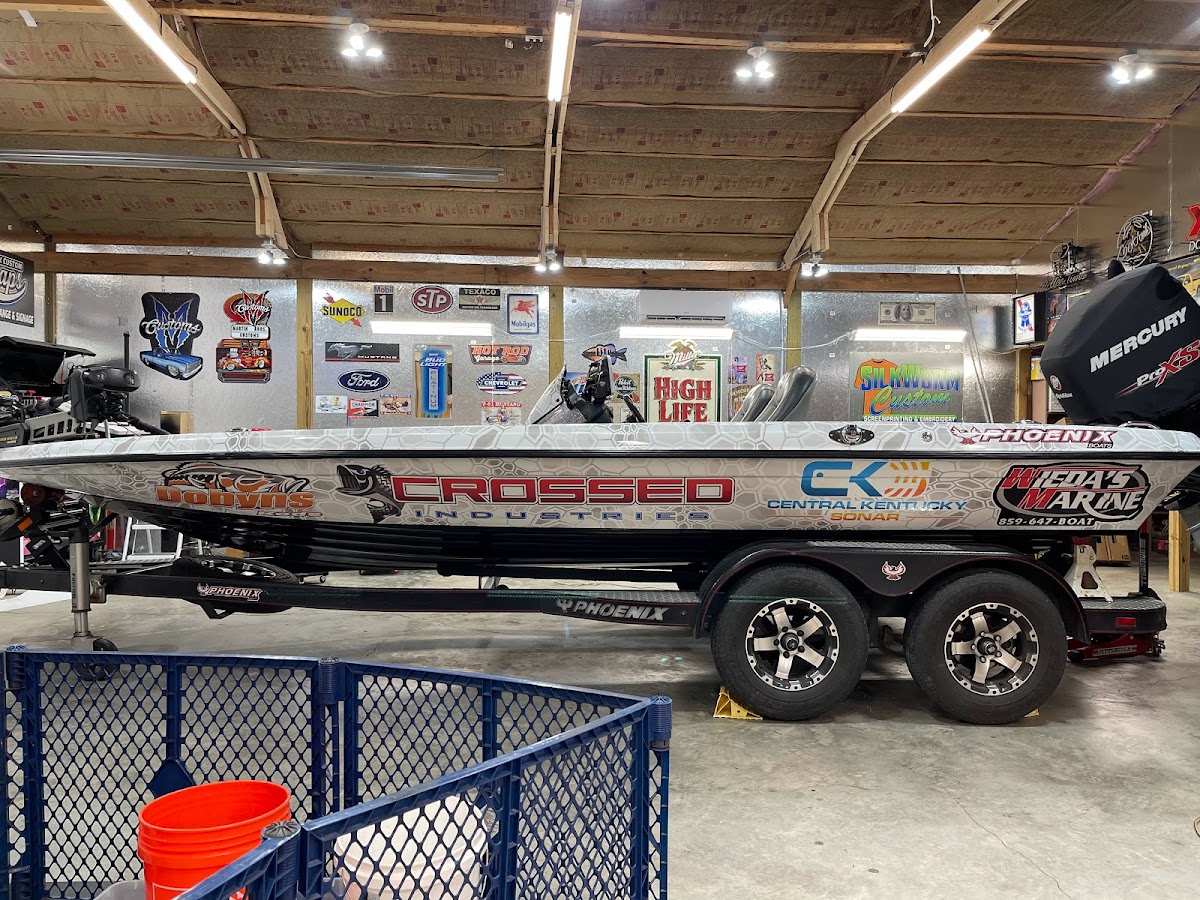 Rk Custom Wraps workshop