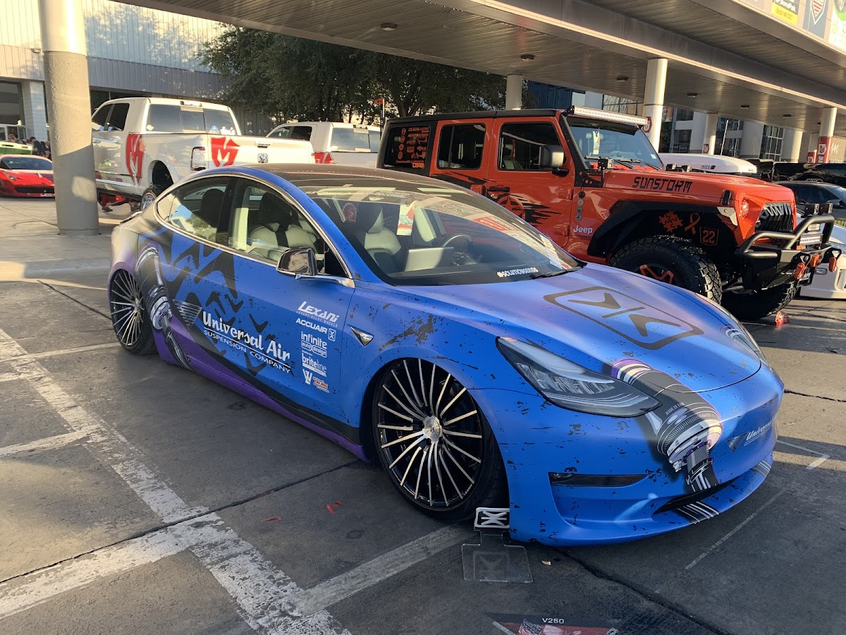 C&c Car Wraps workshop