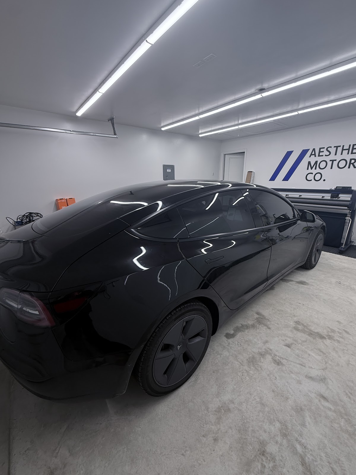 Aesthetic Motors Co. Window Tint - Paint Protection Film - Ceramic Coatings workshop
