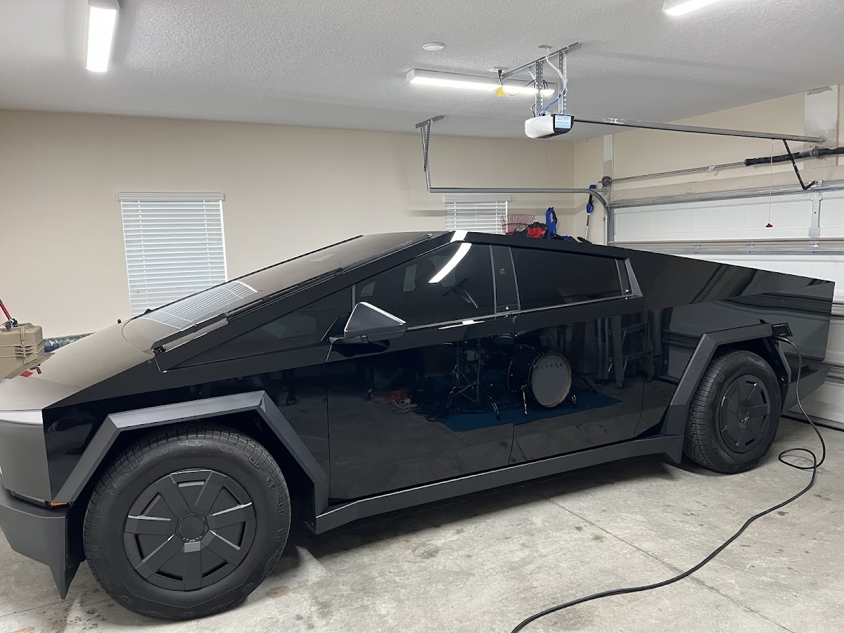 Wrap Wright Detailing and Wraps LLC workshop