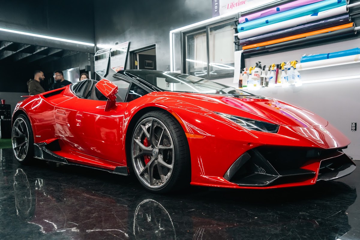 Nazari Tints & Wraps workshop