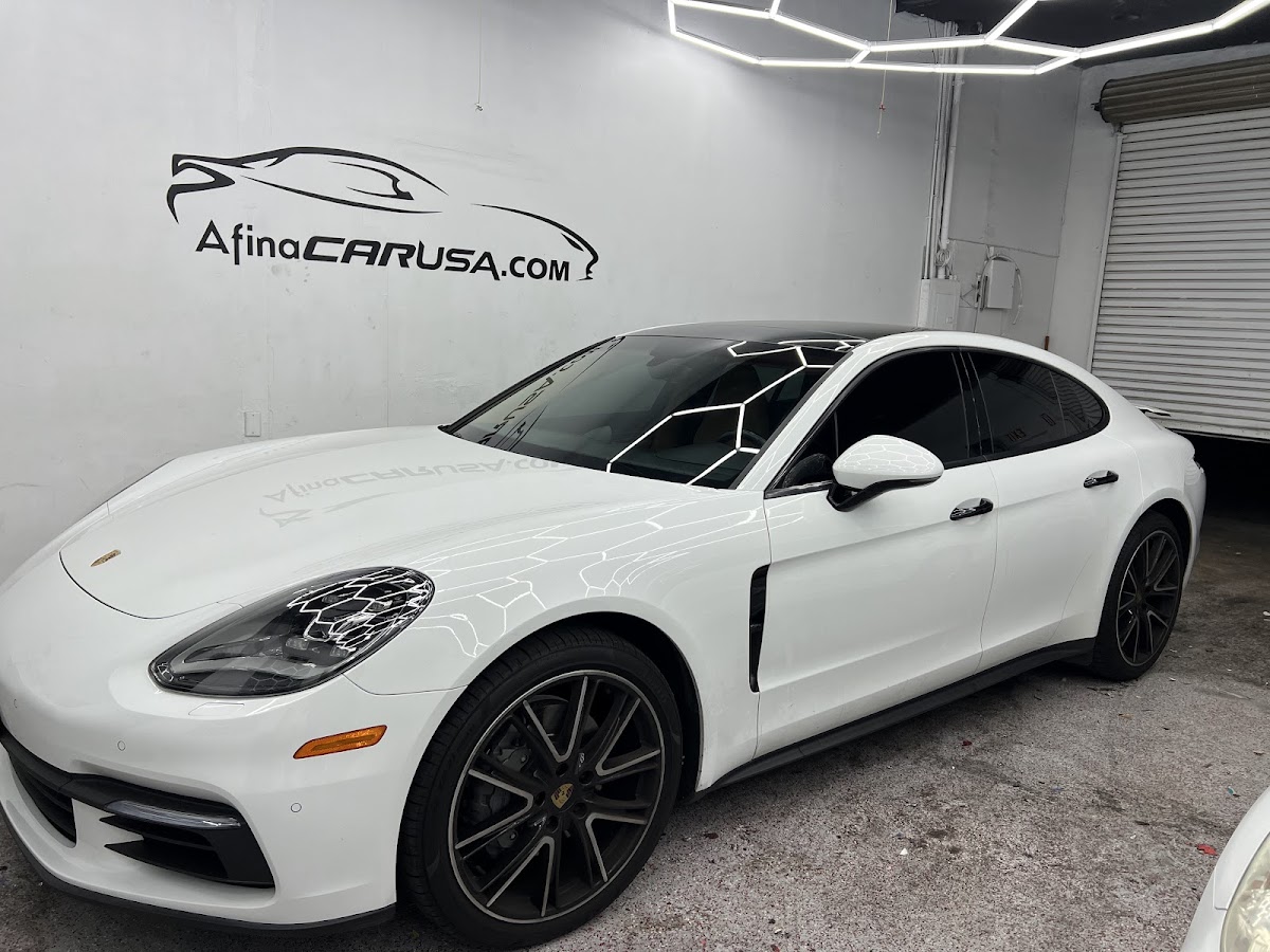 Wraps & Tint by Afinacarusa.com workshop