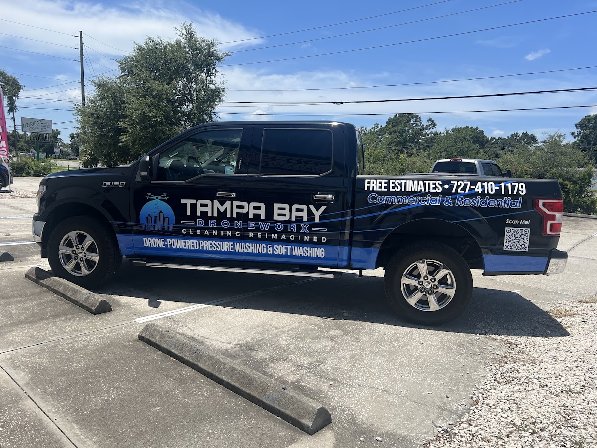 Pro Fleet Vehicle Wraps and Signs workshop