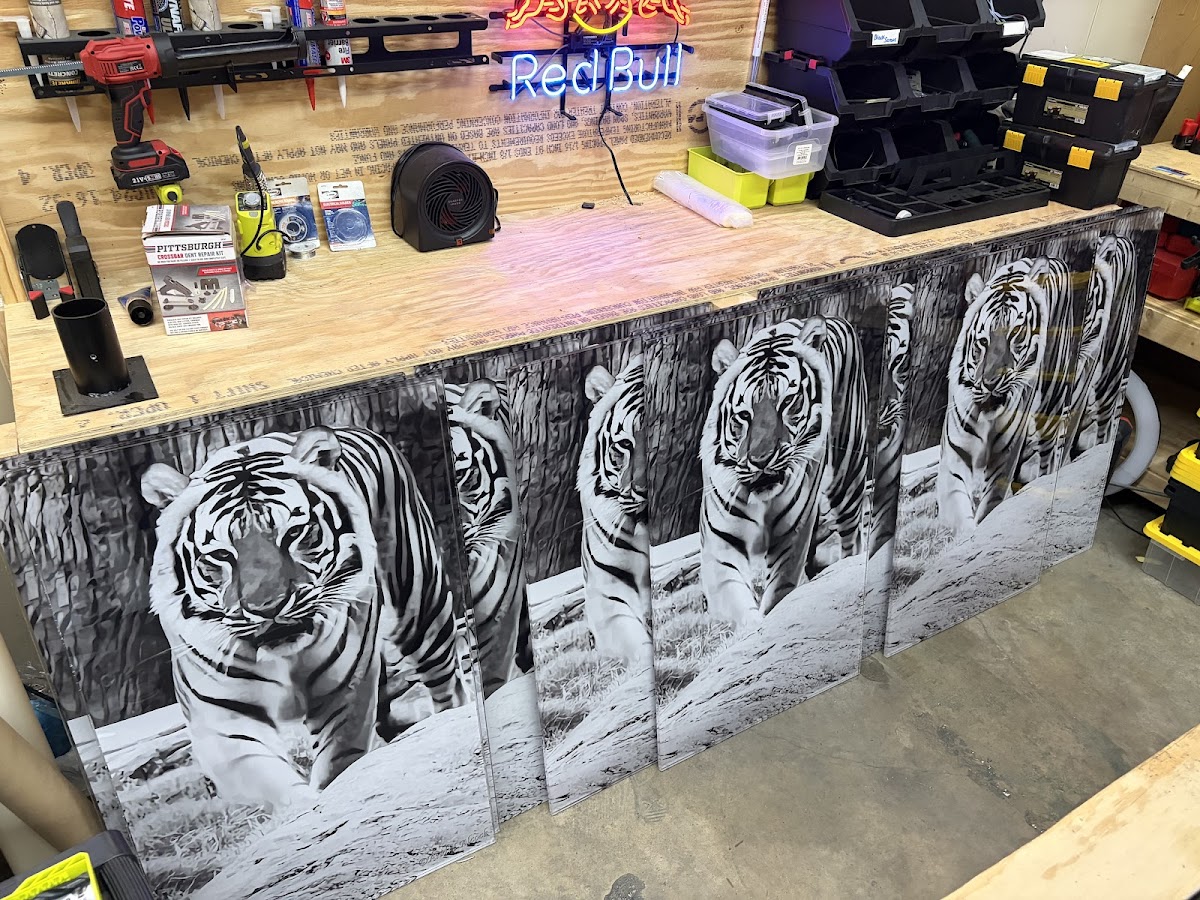 Idm Signs & Graphics workshop