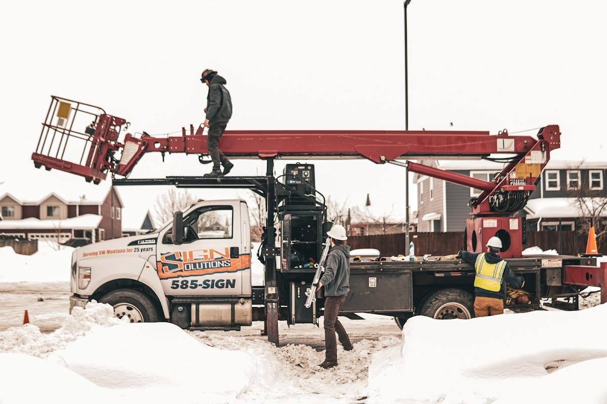 Sign Solutions Bozeman workshop