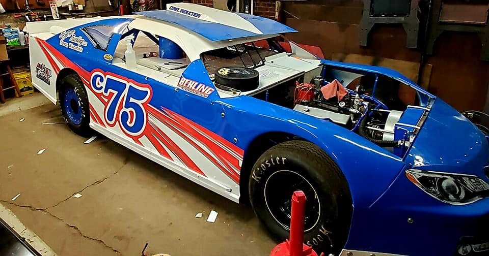 All Vinyl Graphic Solutions - Custom Signs, Outdoor Signs, Vehicle Wraps, Vinyl Banners workshop