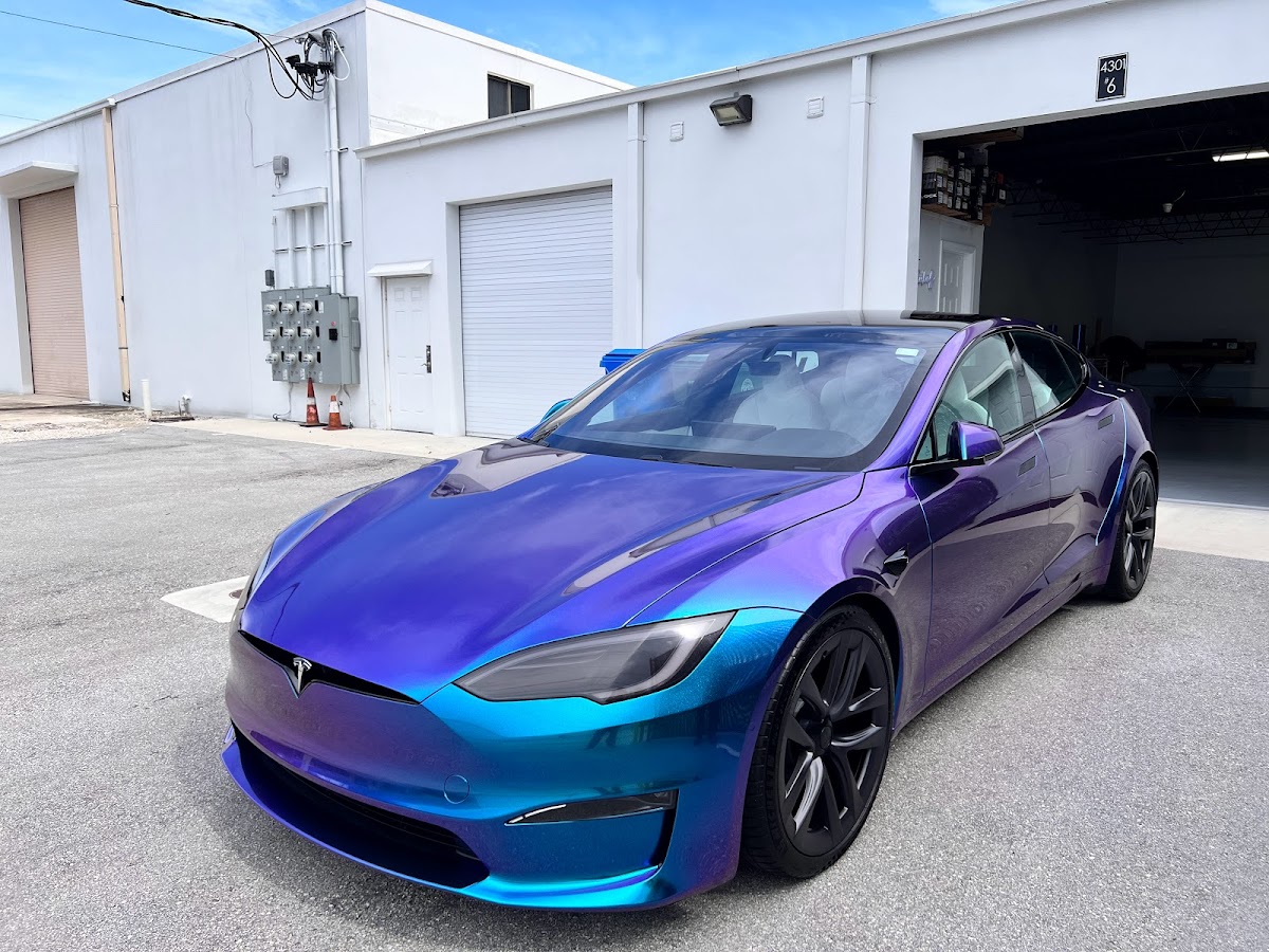 Tesla Wraps Fort Lauderdale workshop