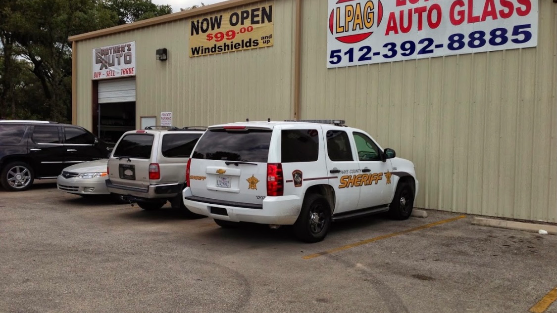 Low Price Auto Glass & Tint workshop