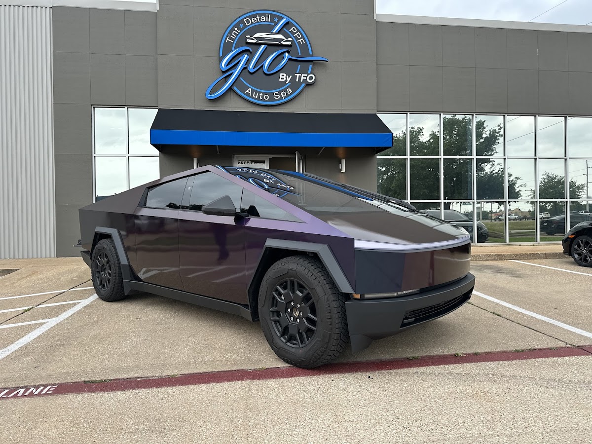 Glo Premier Auto Spa workshop