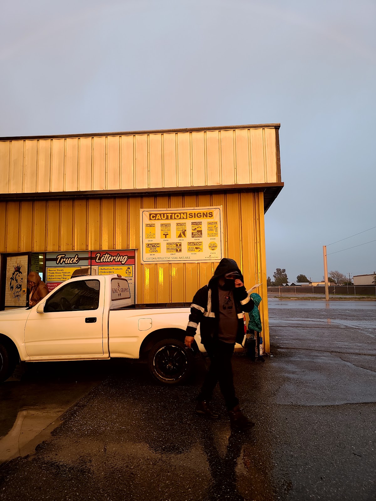 King Graphix Inc. workshop