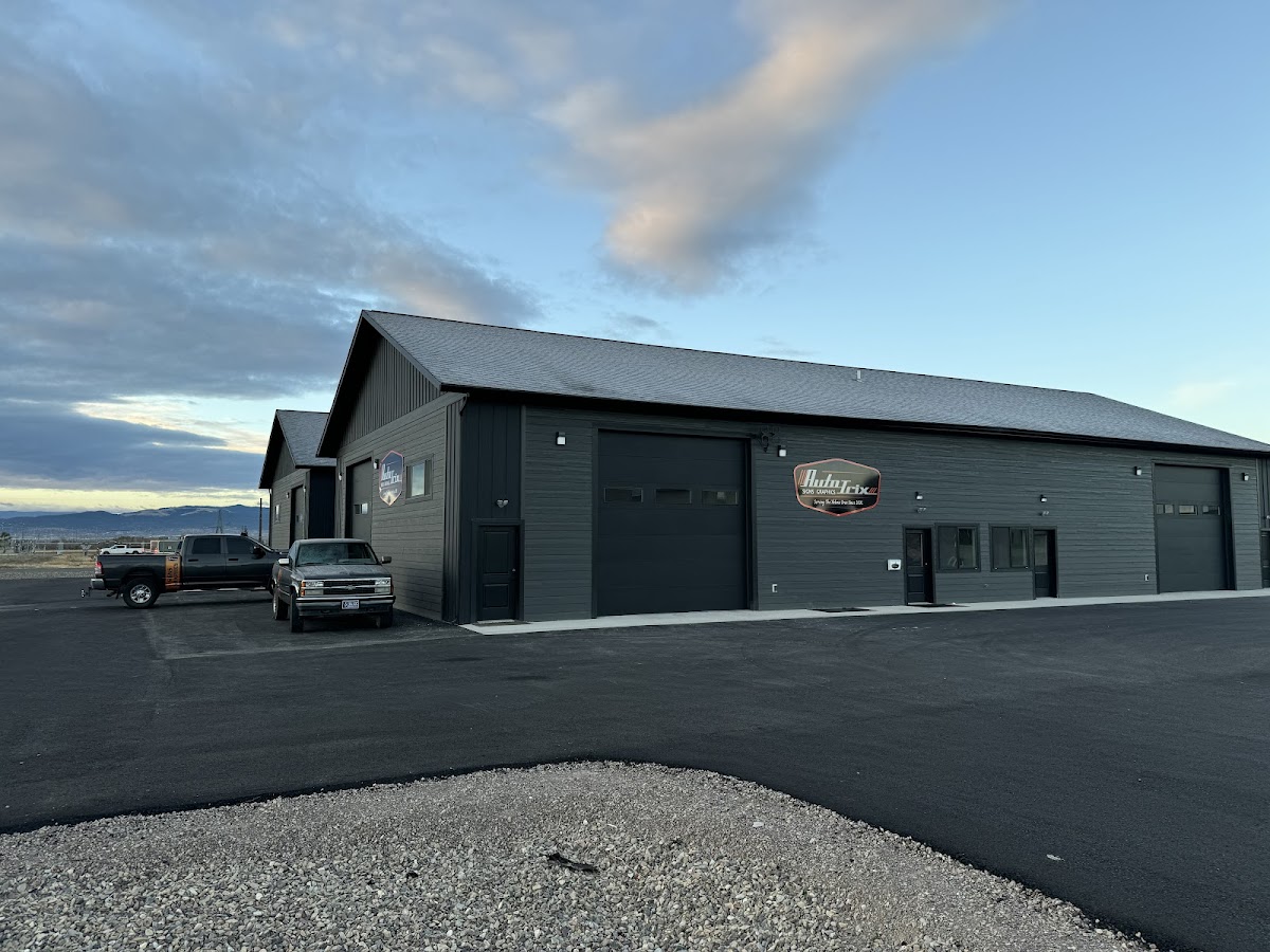 Autotrix Signs and Graphics workshop