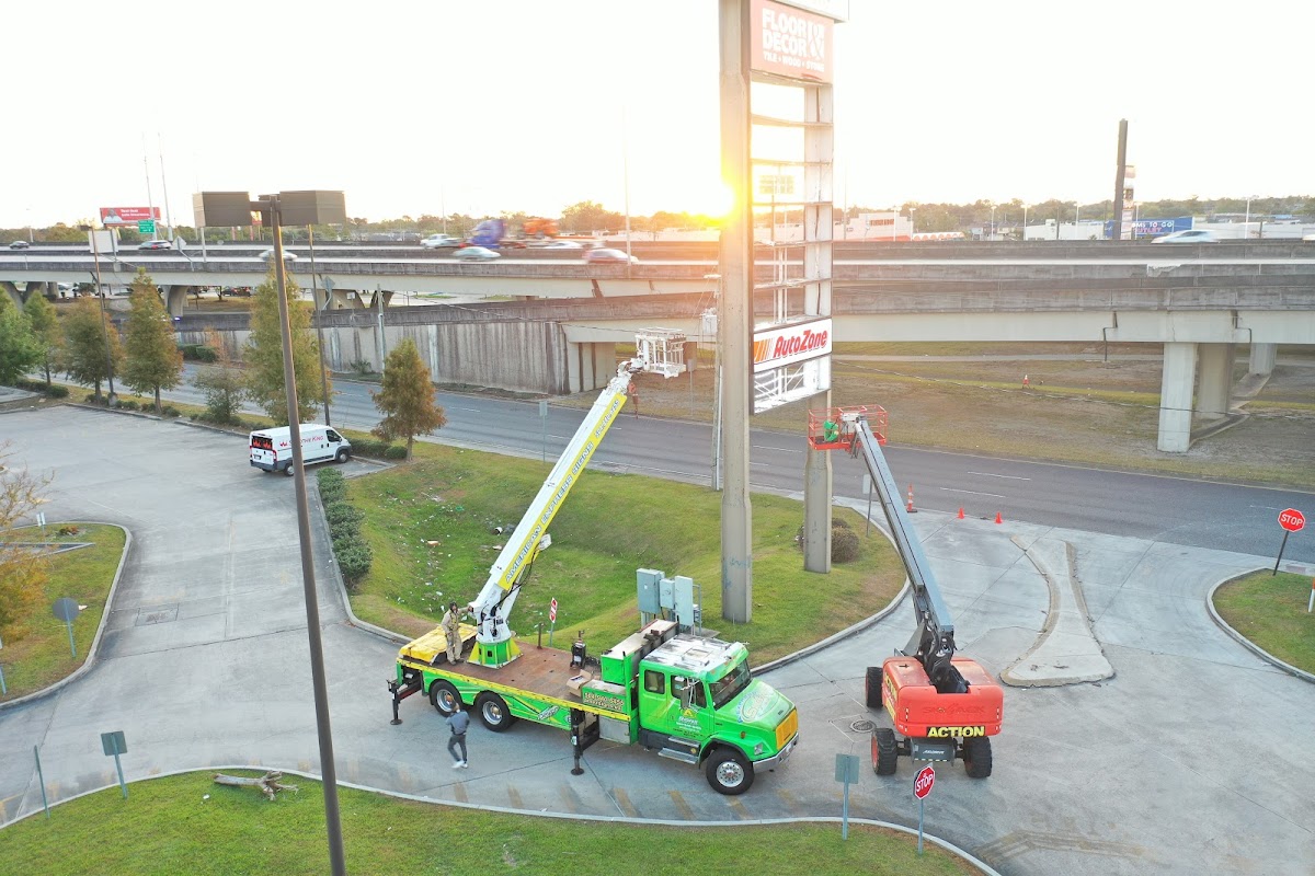 Work by Amexsign Co.