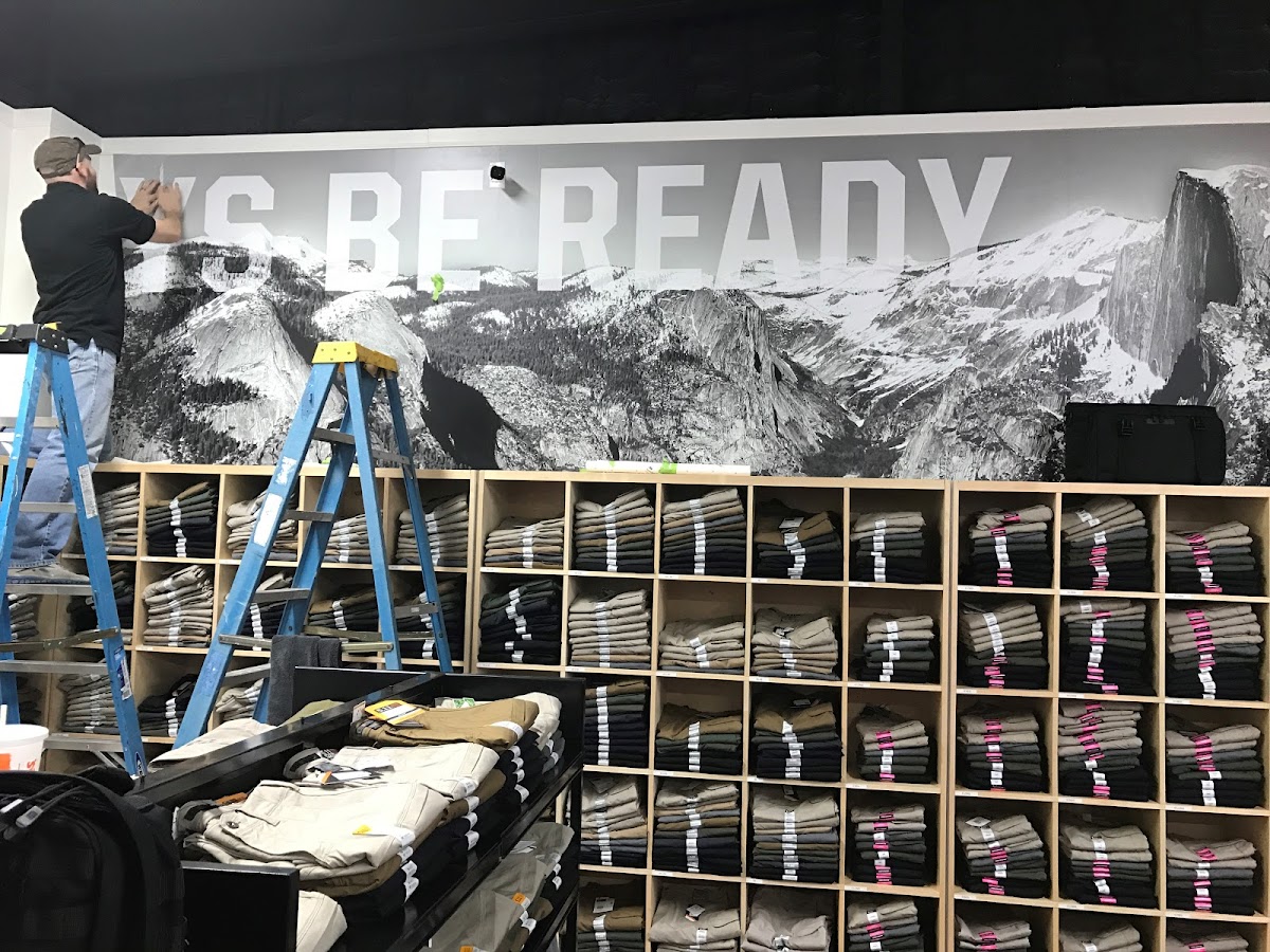 Signarama Sulphur, La workshop