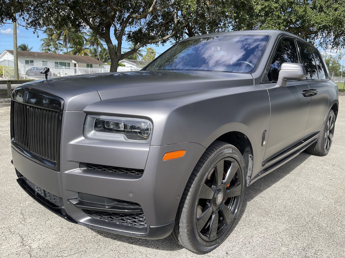 Miami Auto Wraps workshop