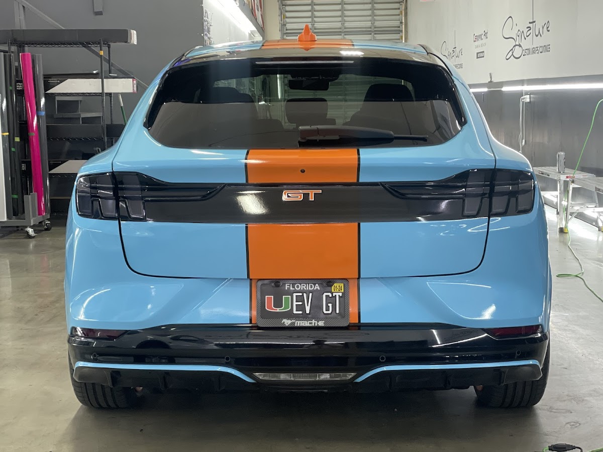 Signature Custom Wraps & Coatings workshop