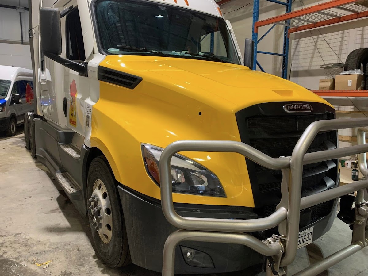 Omni Wraps | Vehicle Wraps Tulsa | Tulsa Commercial Wraps workshop