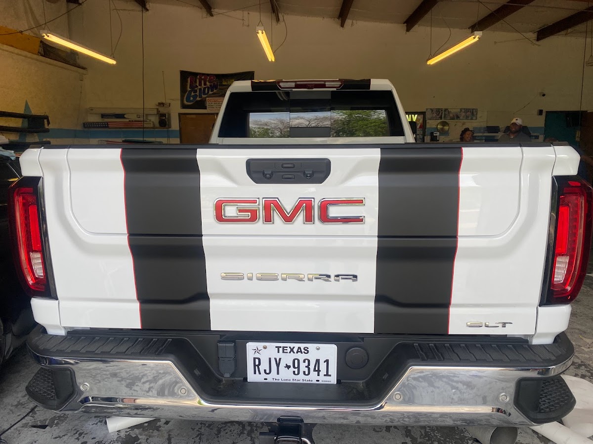 Bmw Window Tint LLC workshop