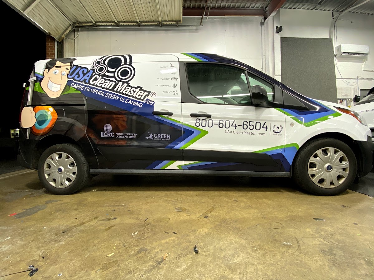 Rockville Car Wraps workshop
