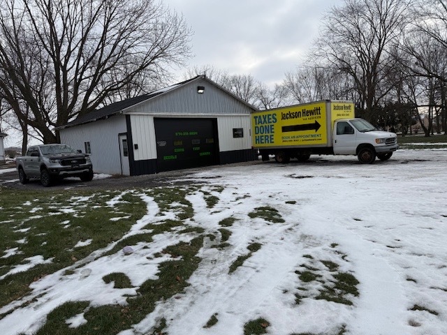 Lightning Auto & Graphics workshop