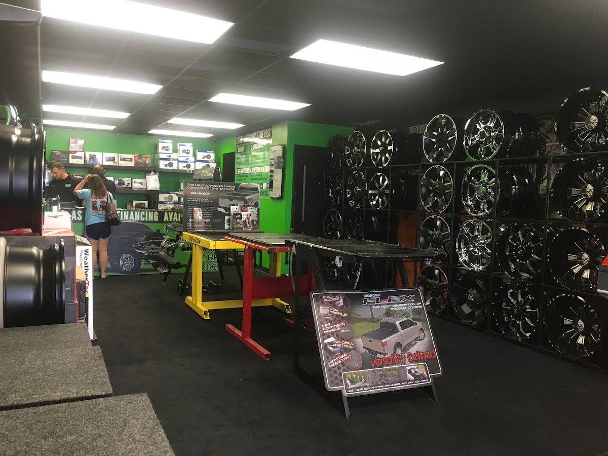 Lucky's Autosports and Offroad workshop