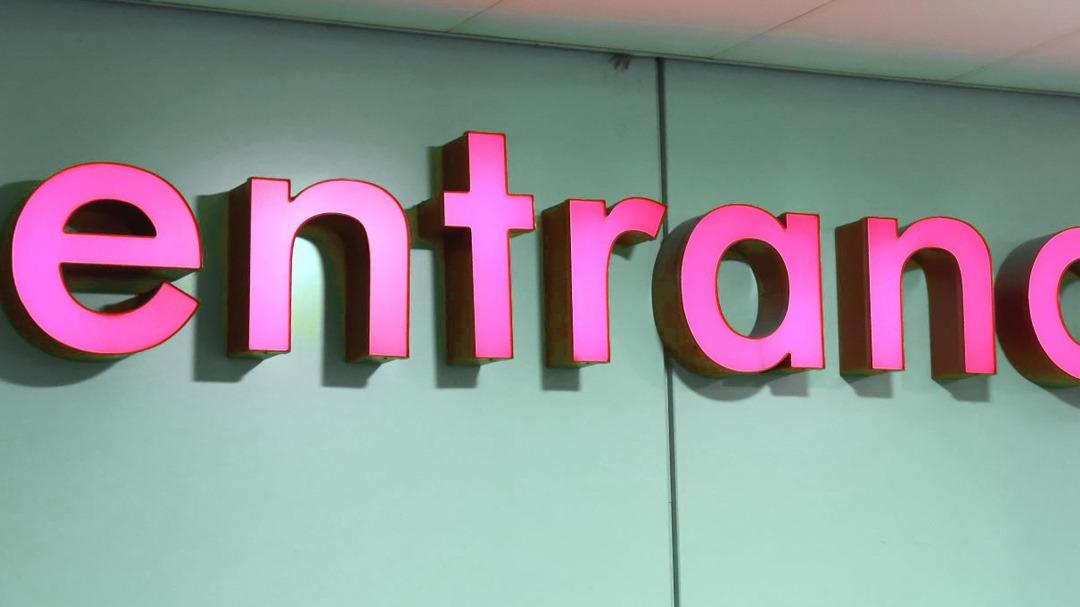 Rapid Graphics & Signs workshop