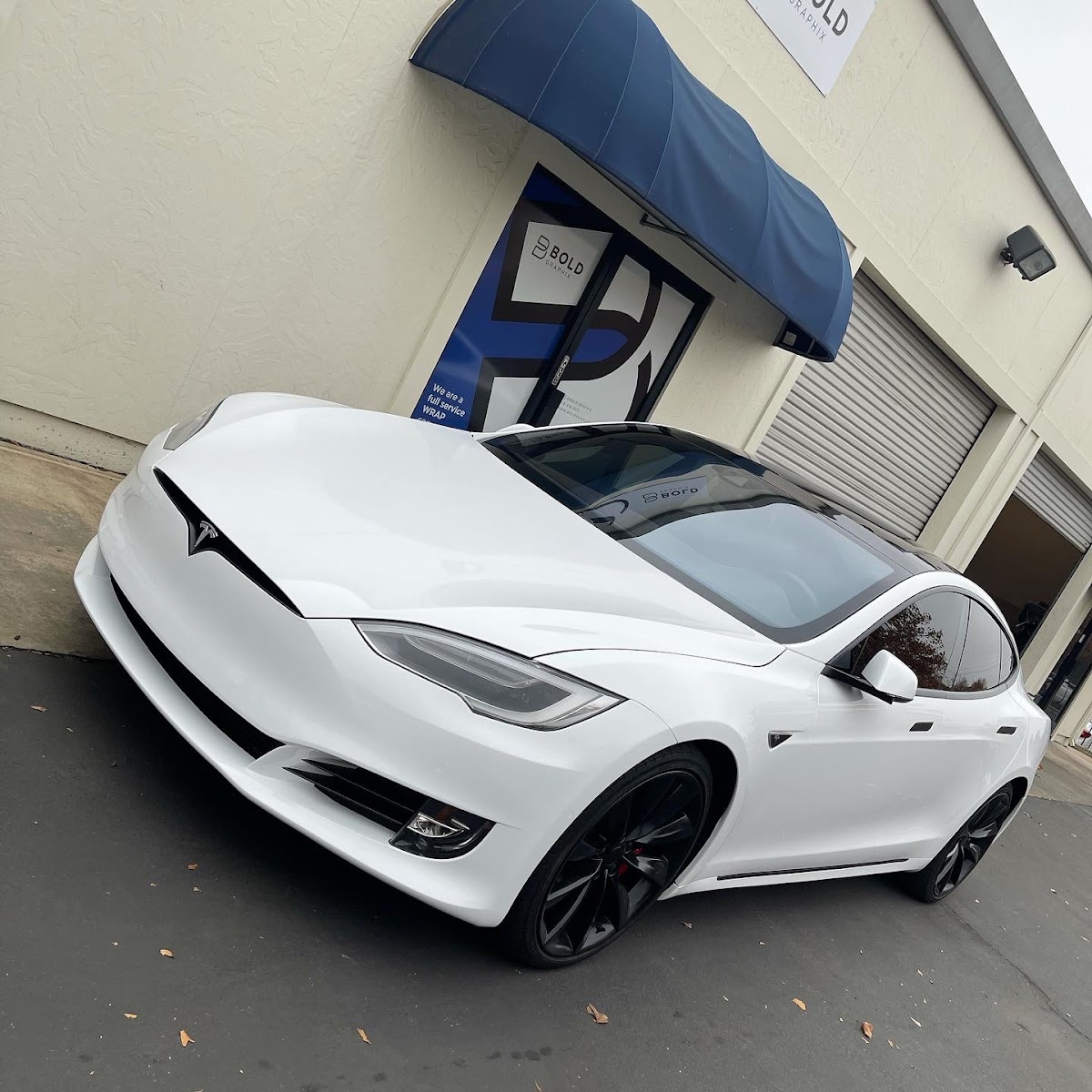 Bold Vehicle Graphix workshop