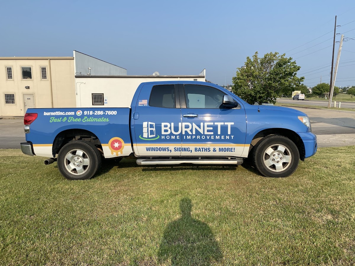 National Graphic Installations Oklahoma workshop