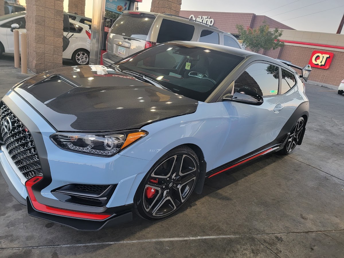 Luxury Customs Vinyl Wraps workshop