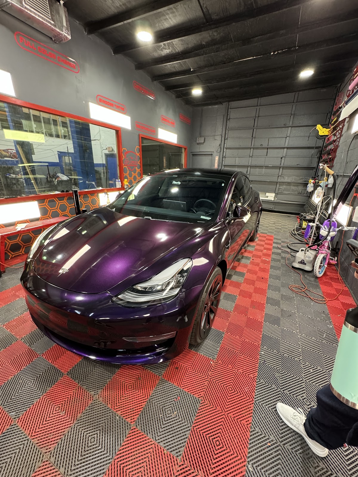 Pf Auto Style | Wraps & Window Tinting workshop