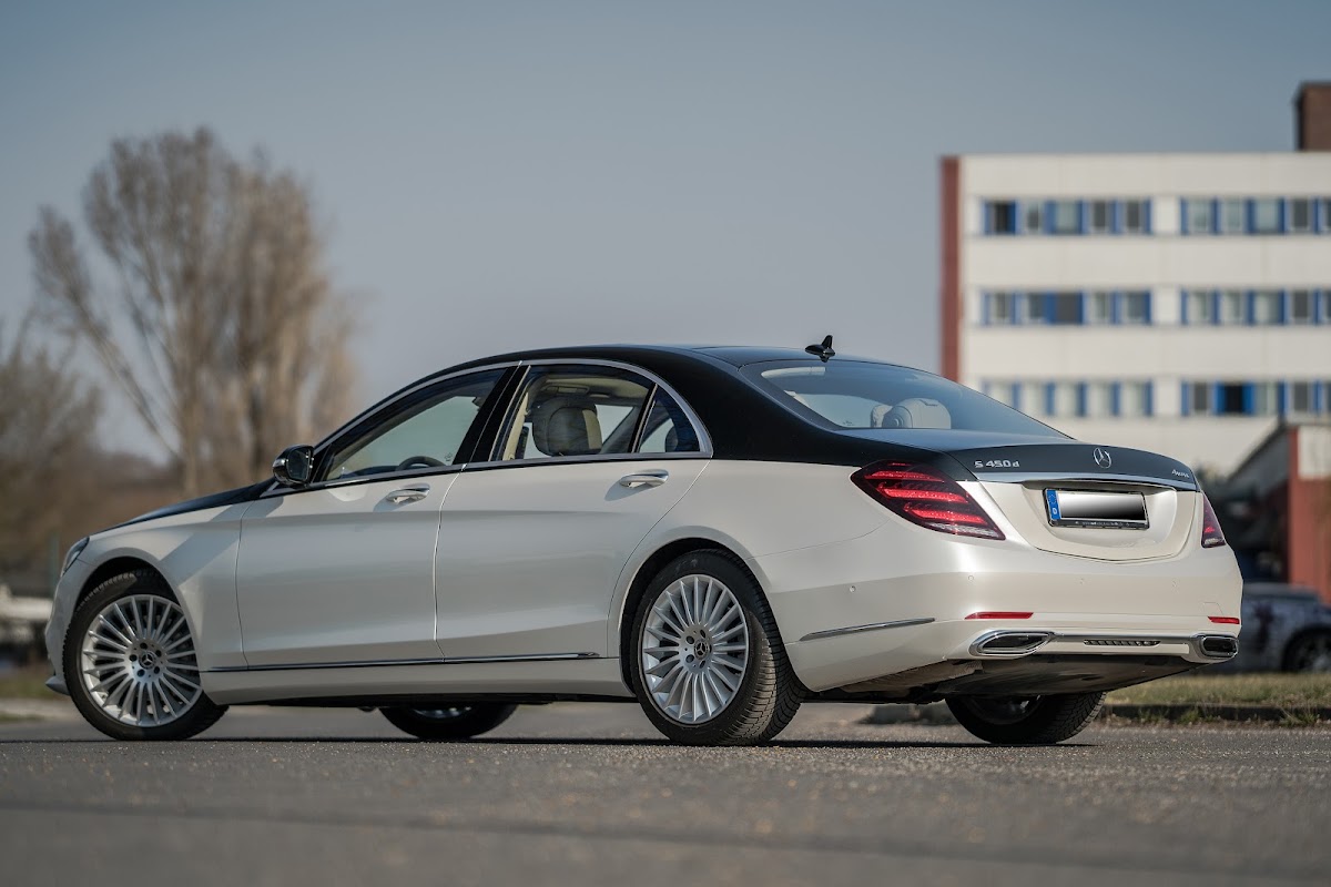 Chameleon Film Service Gmbh (carwrap Berlin) workshop