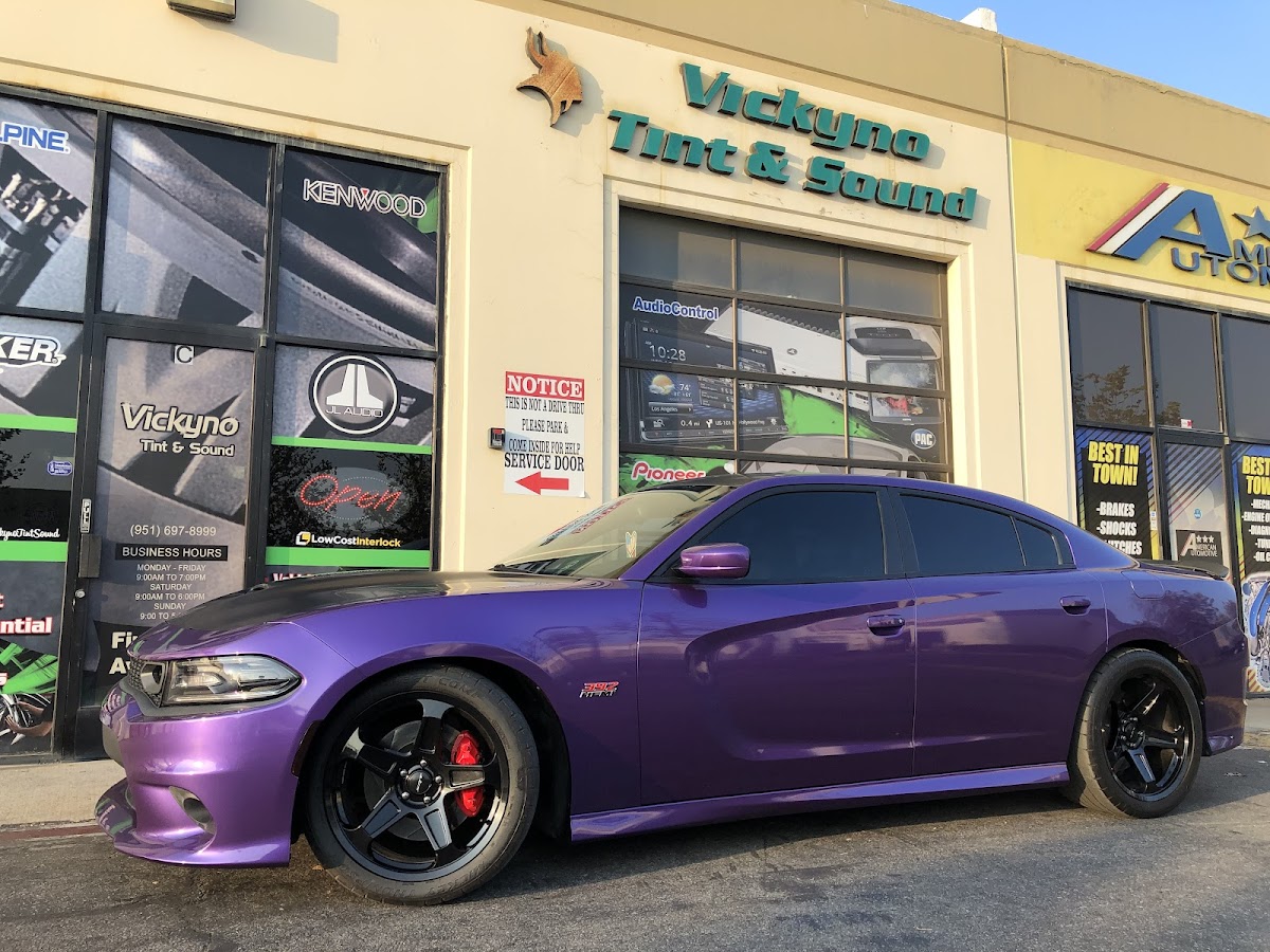 Vickyno Tint & Sound workshop