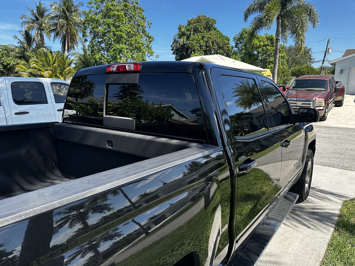 Mr. Custom Pro Wraps PPF and Window Tinting workshop