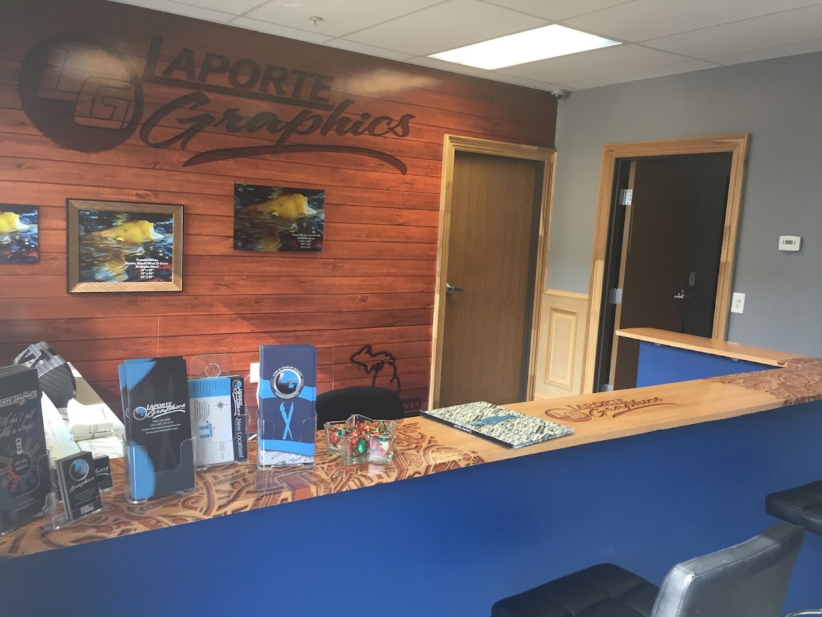 Laporte Graphics Vehicle Wraps, Wall Wraps, Signs and Banners workshop