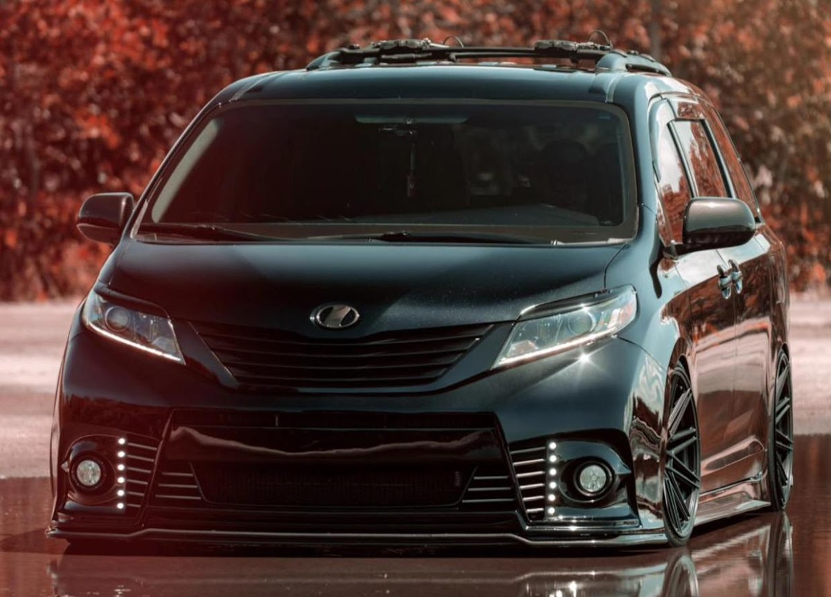 Unlimited Wraps, Inc. workshop