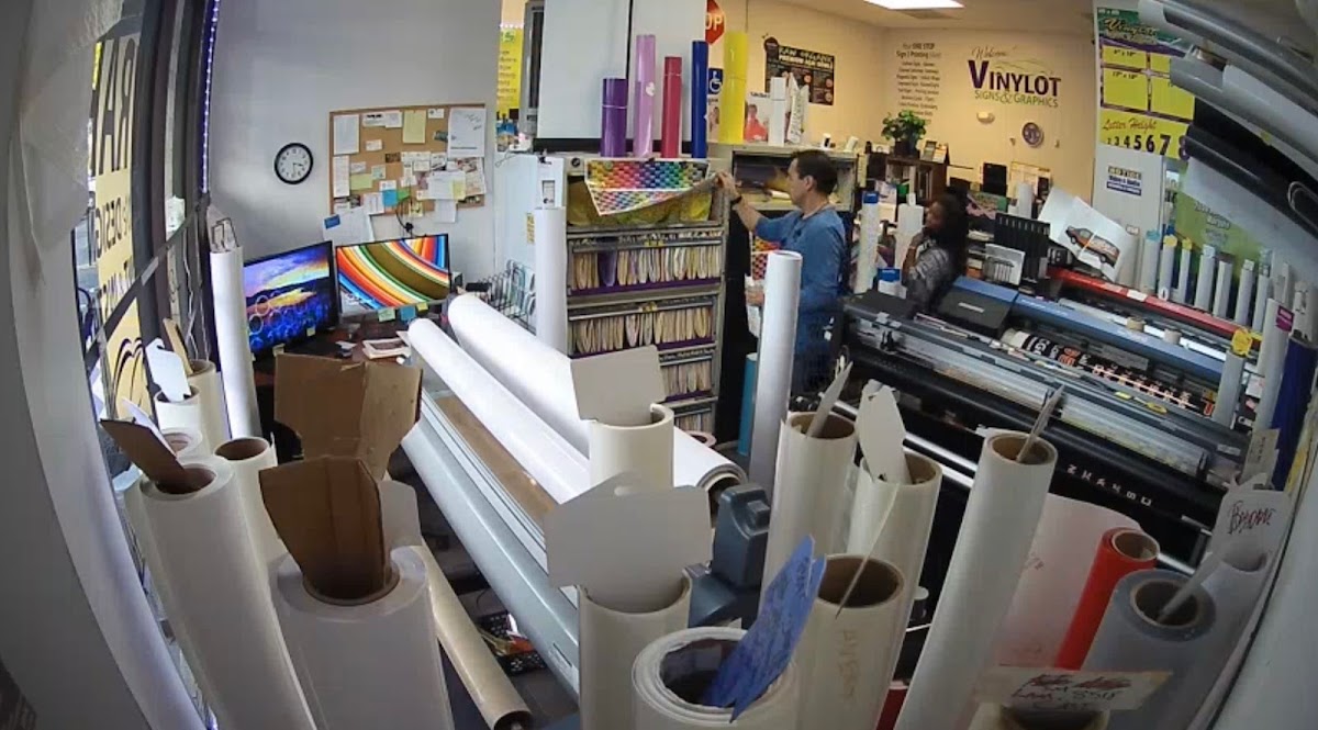 Vinylot Signs & Graphics workshop