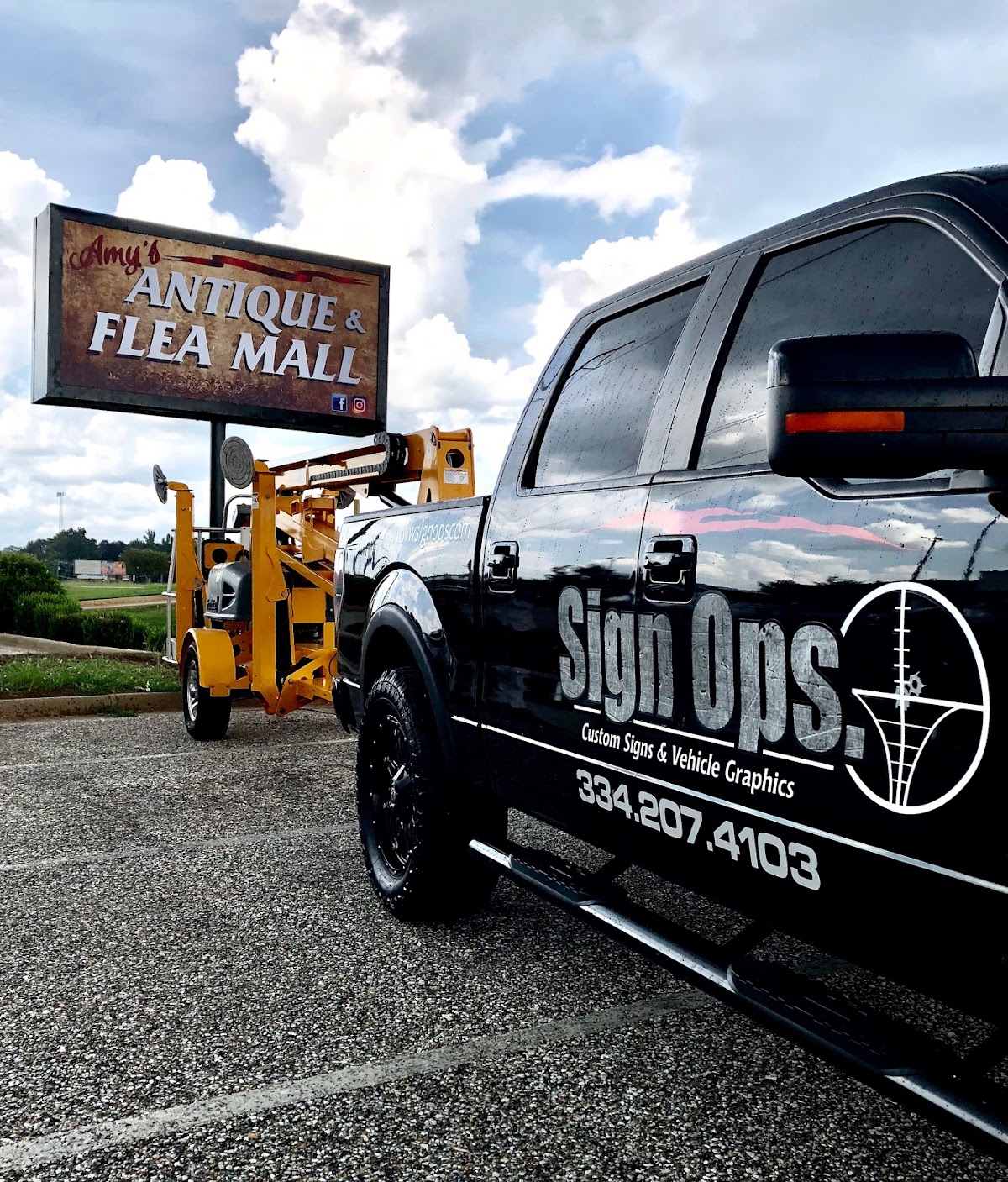 Sign Ops. - Custom Signs & Digital Graphics workshop