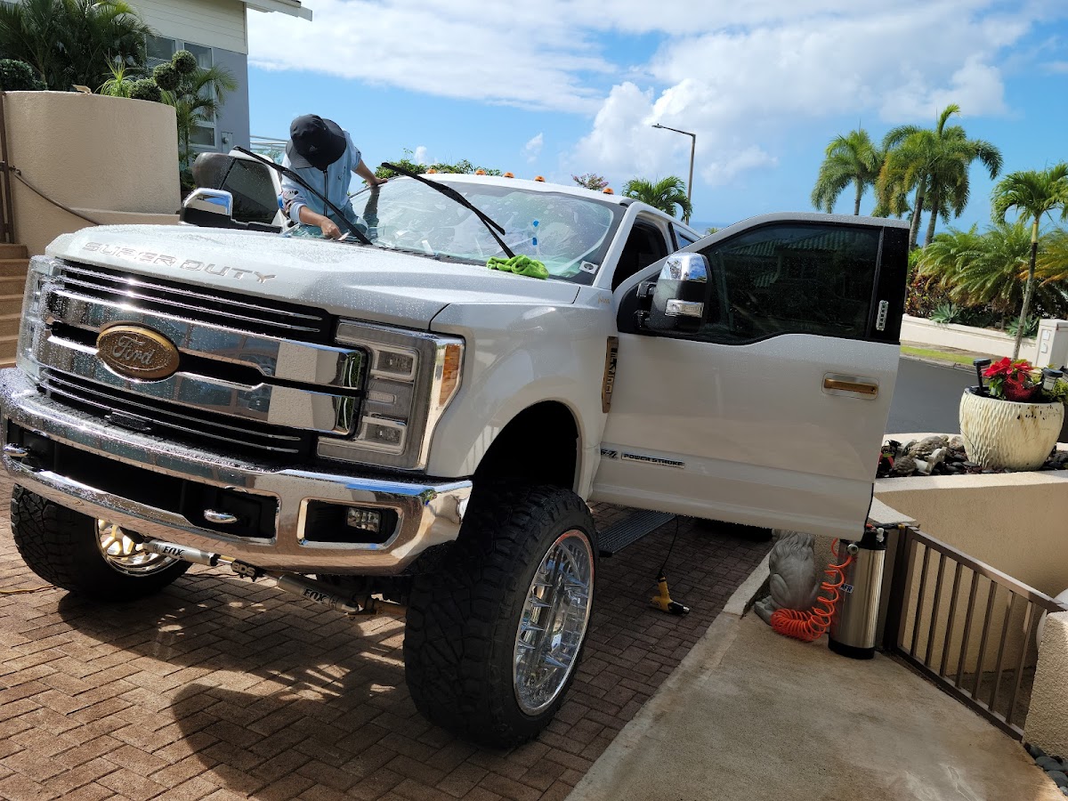 Ray's Tinting workshop