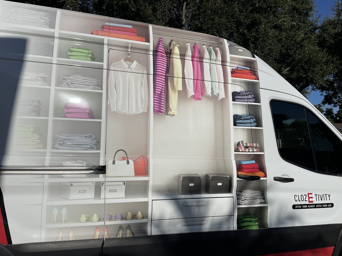 Hit Signs Custom Signs & Vinyl Wraps workshop