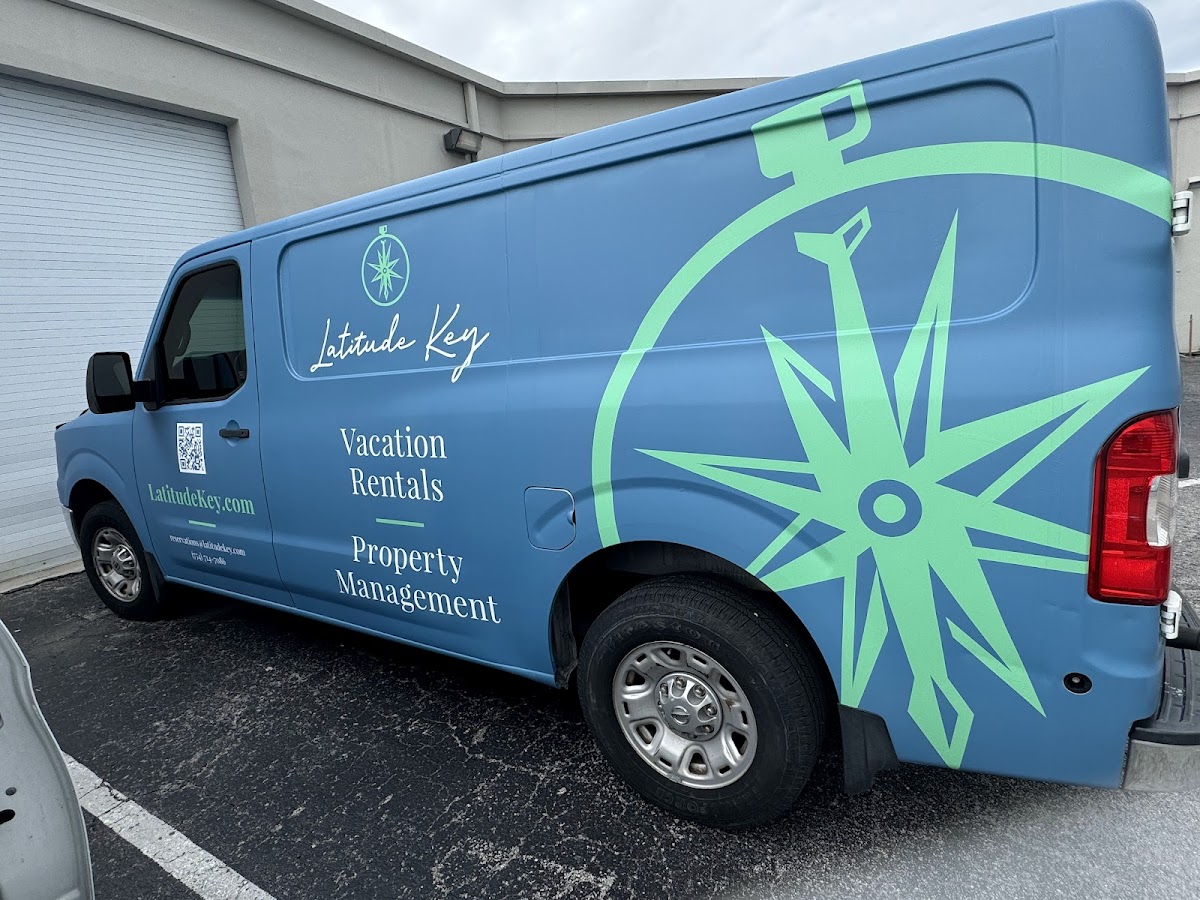 Pwl Car Wrap & Signs Service workshop