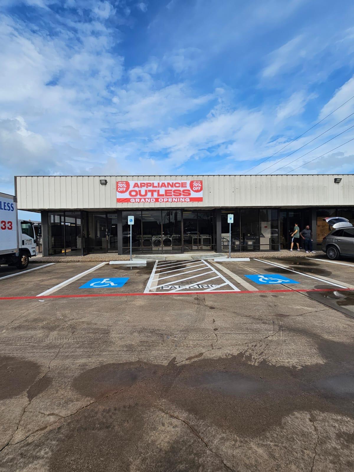 Houston Signs and Wraps workshop