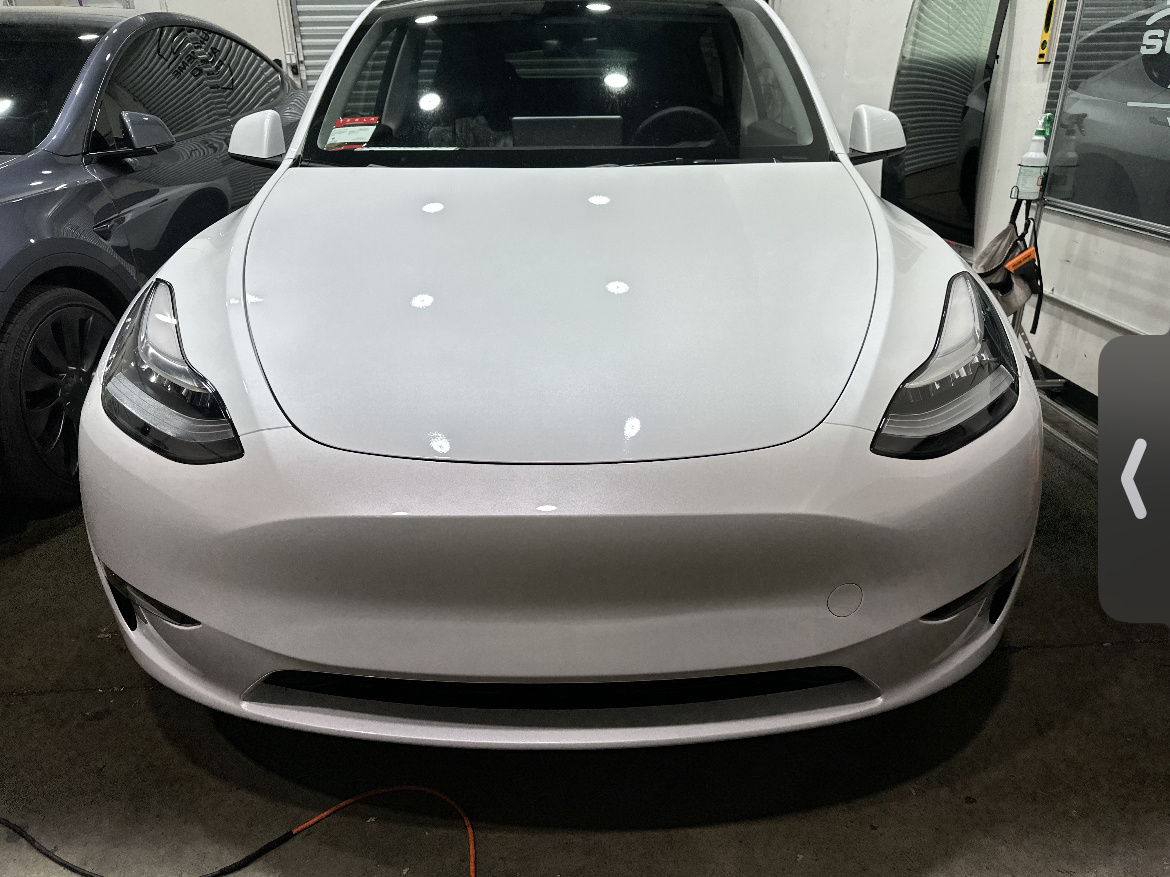 Supreme Window Tint & Vehicle Advertising Wraps workshop