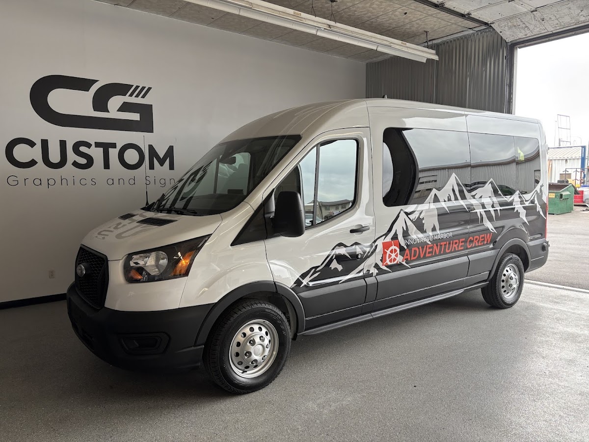 Custom Graphics and Sign workshop