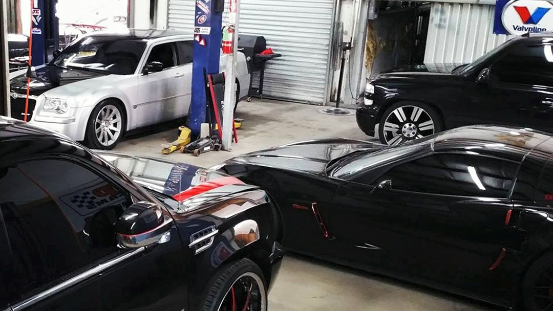 Dom's Paint & Body Lake Charles Premier Collision Center workshop