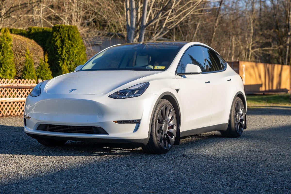 United Tint & Customs workshop