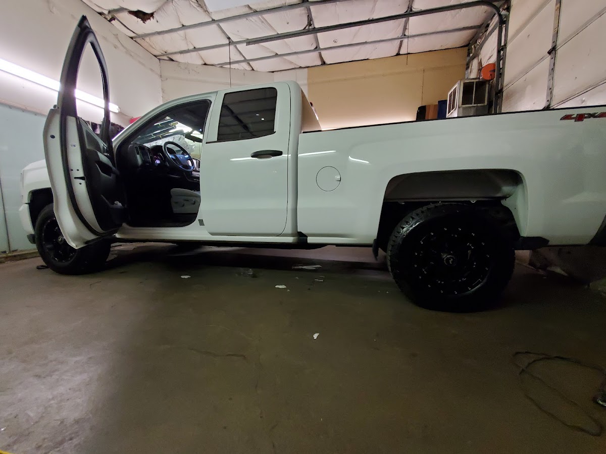 Classic Tint & Signs workshop