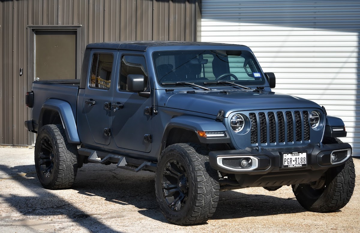 Astro Wraps - Vehicle Wraps Houston workshop