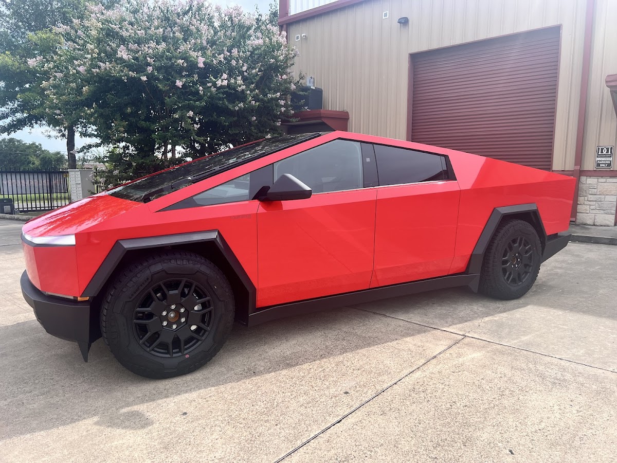 Houston Custom Auto workshop